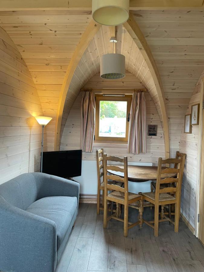Rabbit Glamping Pod School House Farm Hotell Leighton  Exteriör bild