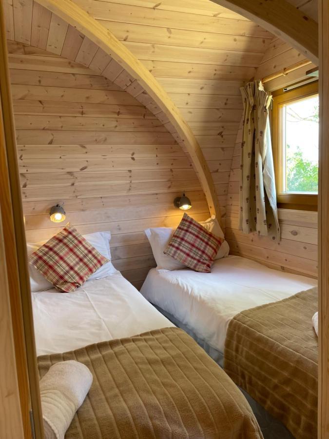Rabbit Glamping Pod School House Farm Hotell Leighton  Exteriör bild