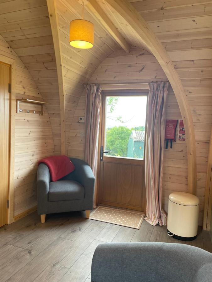 Rabbit Glamping Pod School House Farm Hotell Leighton  Exteriör bild