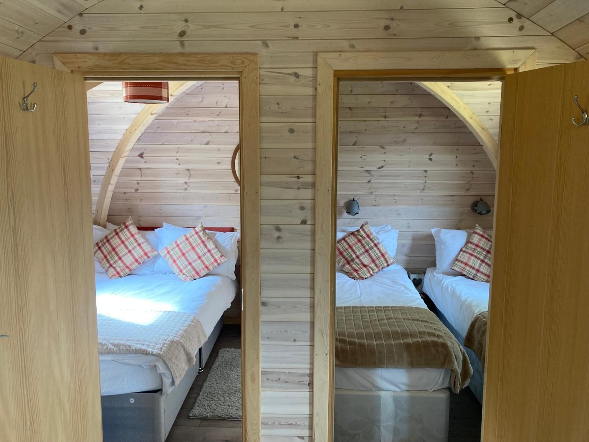 Rabbit Glamping Pod School House Farm Hotell Leighton  Exteriör bild